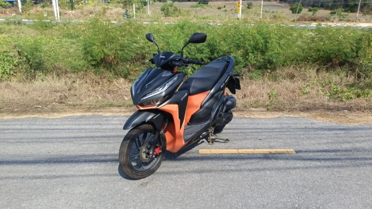 Honda Click 150 front left view scooter rental Hua Hin