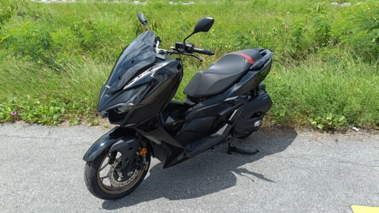 GPX DZ3 motorcycle front left full view