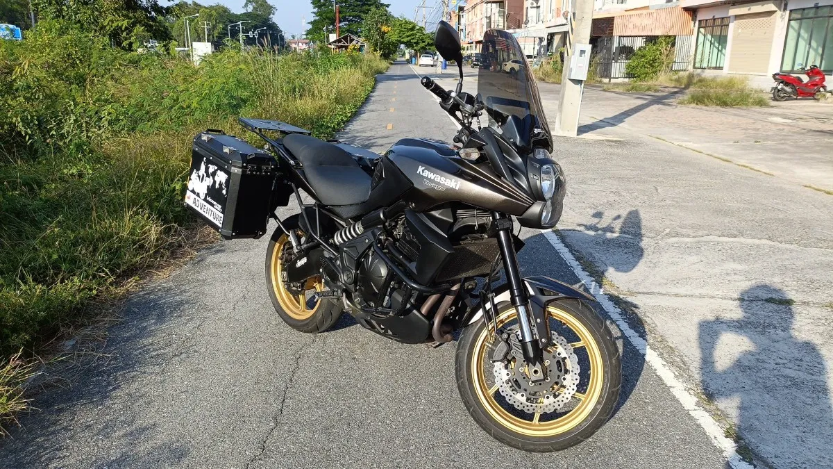 Kawasaki Versys 650 rental bike 2013 front-right angle in Hua Hin