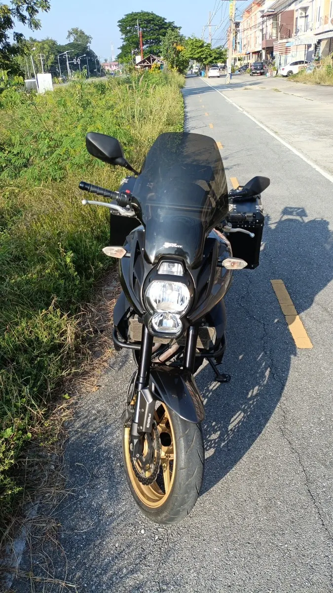 Kawasaki Versys 650 2013 front view for motorbike rentals in Hua Hin