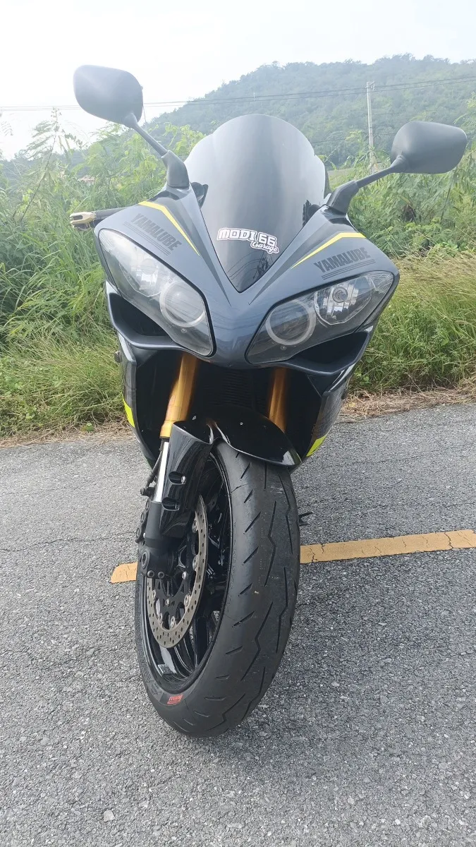 Yamaha YZF-R1 parked in Hua Hin